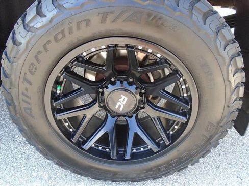 Certified 2022 Chevrolet Silverado 2500 LTZ w/ LTZ Plus Package AWD/4WD image 32