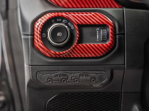 Used 2024 Jeep Wrangler Unlimited Sahara w/ Technology Group AWD/4WD image 42