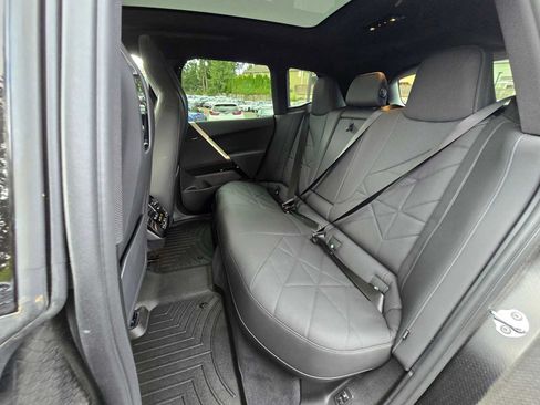 Used 2024 BMW iX xDrive50 w/ Premium Package AWD/4WD image 17
