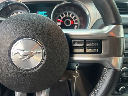 Used 2013 Ford Mustang Premium image 19