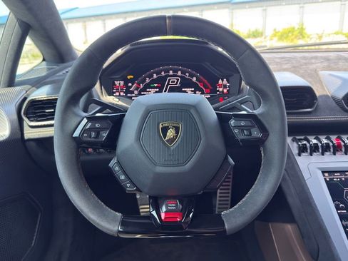 Used 2022 Lamborghini Huracan STO RWD image 15
