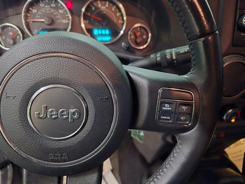 Used 2018 Jeep Wrangler Unlimited Sport w/ Connectivity Group AWD/4WD image 19