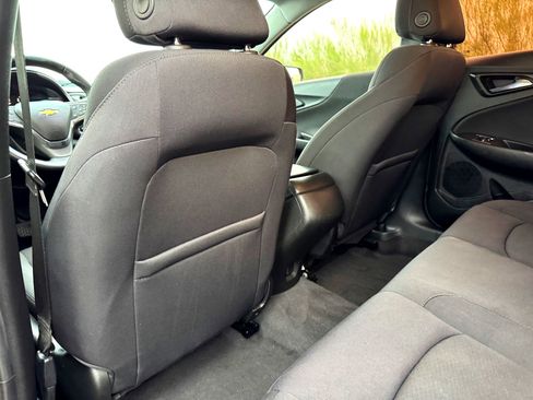 Used 2021 Chevrolet Malibu RS image 17