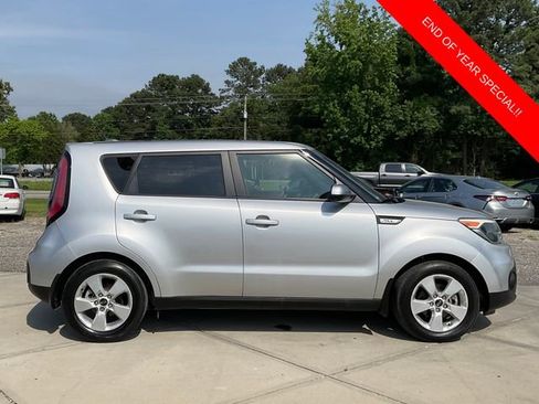 Used 2018 Kia Soul Base image 8