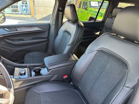 New 2025 Jeep Grand Cherokee L Altitude AWD/4WD image 25