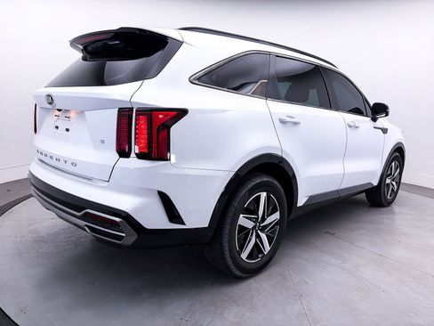 Used 2021 Kia Sorento S w/ Panoramic Sunroof Package FWD image 15