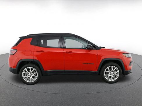 Used 2025 Jeep Compass Limited AWD/4WD image 10