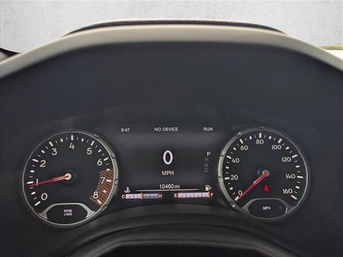 Used 2023 Jeep Renegade Latitude AWD/4WD image 9