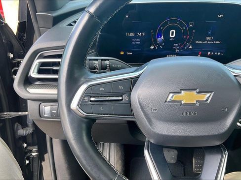 Used 2024 Chevrolet Traverse LT FWD image 11