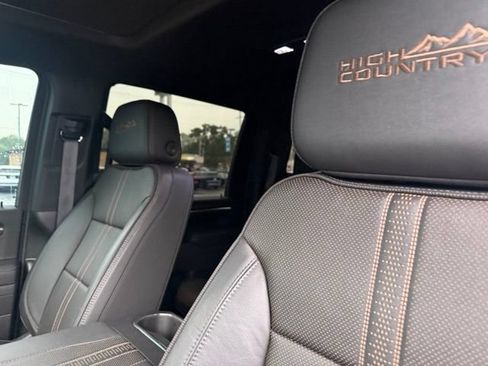 Used 2025 Chevrolet Silverado 2500 High Country w/ High Country Premium Package AWD/4WD image 8