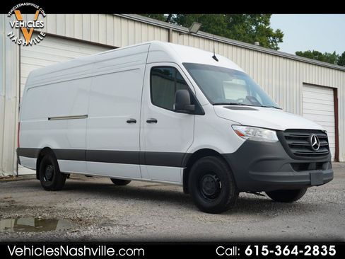 Used 2025 Mercedes-Benz Sprinter 2500 image 1