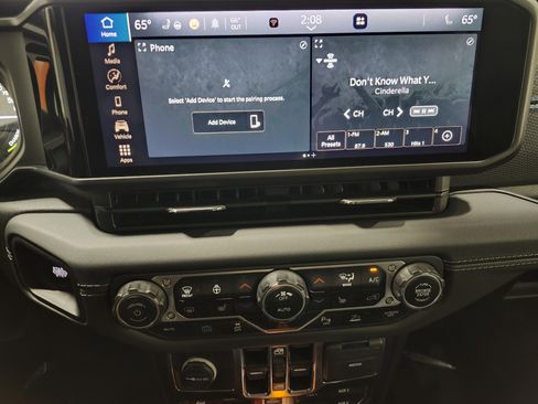 Used 2024 Jeep Wrangler Unlimited Rubicon 4xe w/ Safety Group image 20