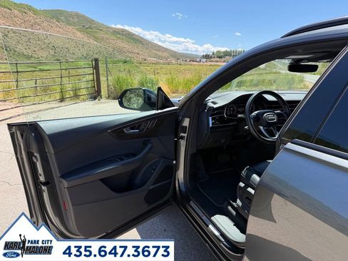 Used 2021 Audi Q8 Prestige w/ Prestige Package AWD/4WD image 11
