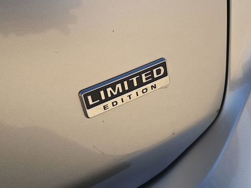 Used 2020 Mitsubishi Outlander LE image 12