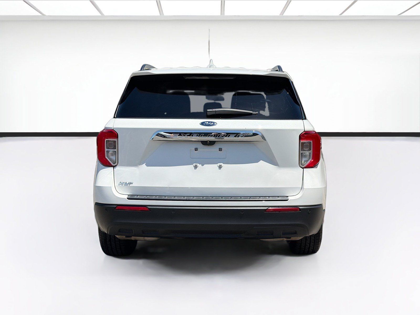 Used 2023 Ford Explorer XLT RWD image 5
