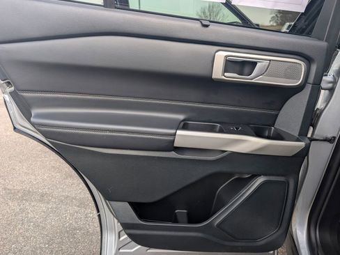 Used 2023 Ford Explorer Limited w/ Equipment Group 301A image 24