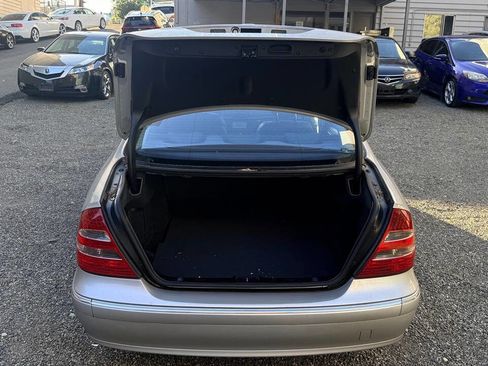 Used 2004 Mercedes-Benz E 500 4MATIC Sedan image 8