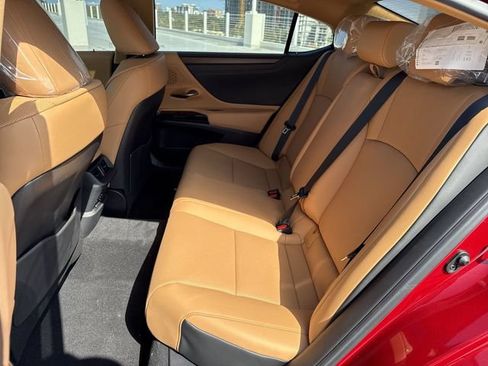 Used 2025 Lexus ES 350 w/ Premium Package FWD image 23