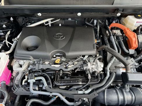 Used 2024 Toyota RAV4 LE image 17