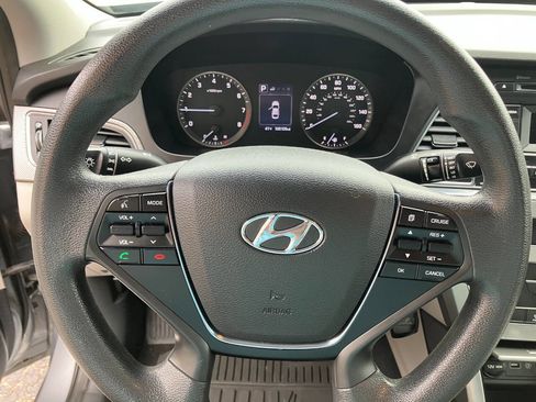 Used 2017 Hyundai Sonata SE image 17