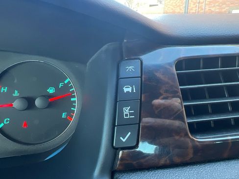 Used 2013 Chevrolet Impala LTZ image 21