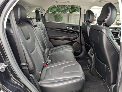 Used 2017 Ford Edge Titanium FWD image 31