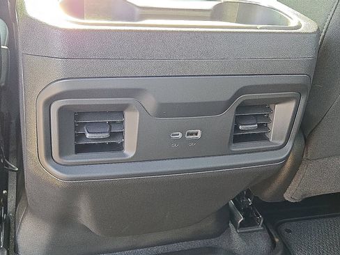 Used 2025 Chevrolet Silverado 1500 LT Trail Boss w/ LPO, Dark Essentials Package AWD/4WD image 17