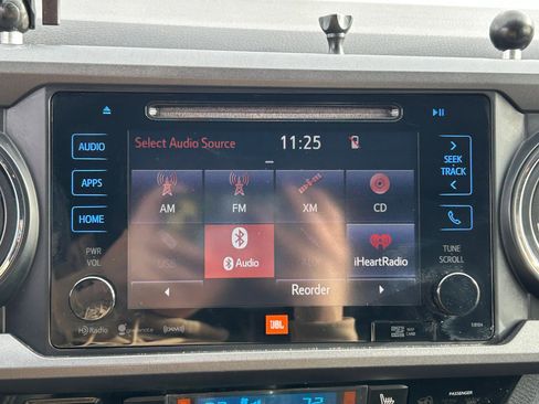 Used 2017 Toyota Tacoma TRD Sport image 19