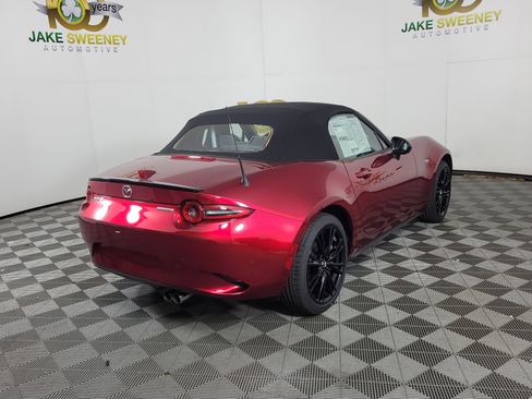New 2026 MAZDA MX-5 Miata Club w/ Interior Package RWD image 9