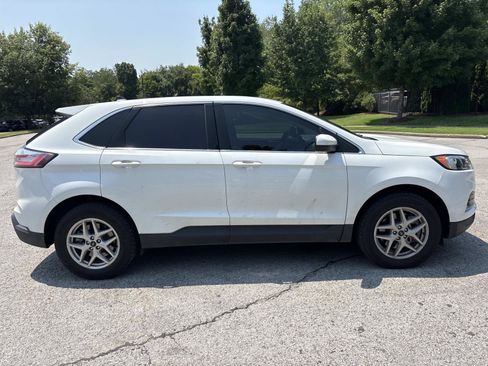 Used 2024 Ford Edge SEL AWD/4WD image 9