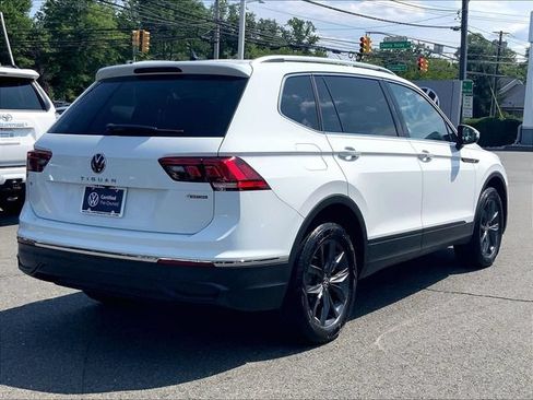 Used 2024 Volkswagen Tiguan SE AWD/4WD image 7