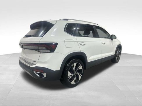 New 2026 Volkswagen Taos SE AWD/4WD image 4