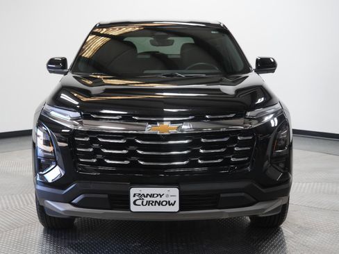 Used 2025 Chevrolet Equinox LT w/ Safety and Technology Package image 2