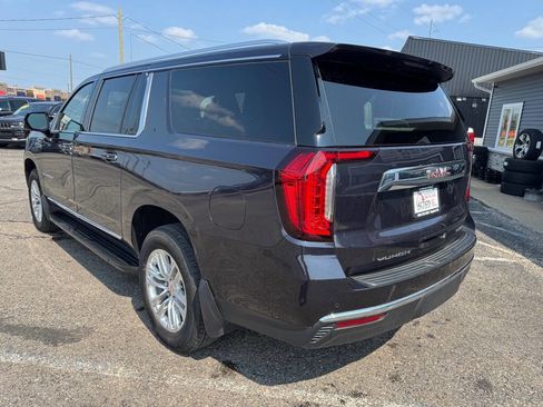 Used 2024 GMC Yukon XL SLT image 3