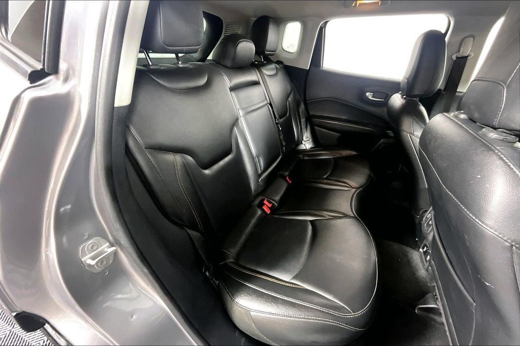 Used 2019 Jeep Compass Limited FWD image 26