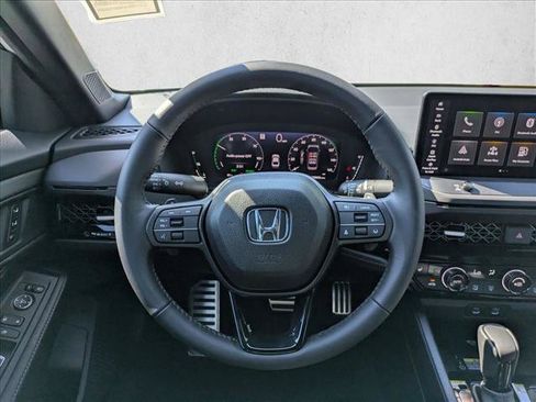 Used 2025 Honda Accord Sport image 19
