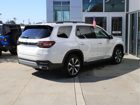 Used 2023 Honda Pilot Elite image 6
