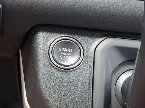 Used 2023 Land Rover Defender 110 X-Dynamic SE AWD/4WD image 25