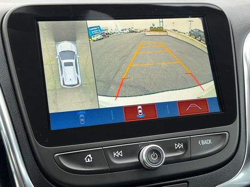 Used 2018 Chevrolet Equinox Premier image 25