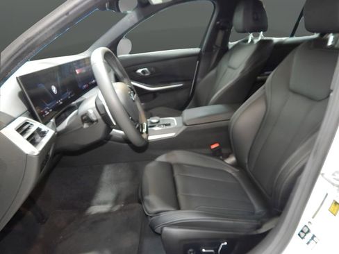 Used 2025 BMW 330i xDrive Sedan AWD/4WD image 16