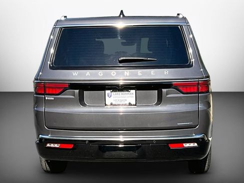 Certified 2024 Jeep Wagoneer Series III AWD/4WD image 7