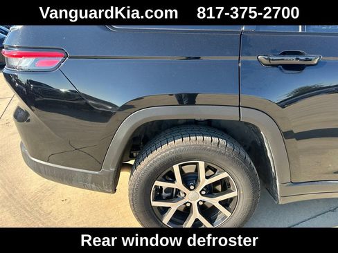 Used 2024 Jeep Grand Cherokee L Limited w/ Luxury Tech Group II image 10