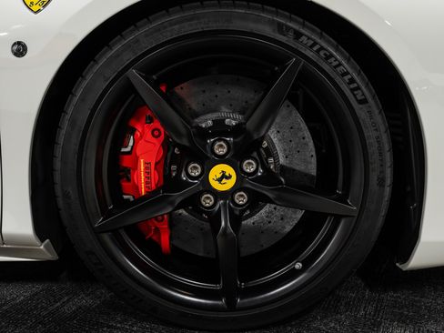 Used 2016 Ferrari 488 GTB RWD image 32