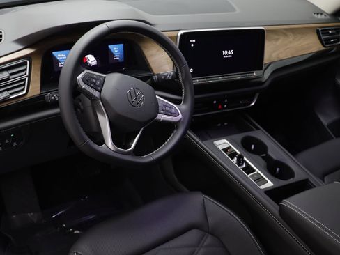 New 2026 Volkswagen Atlas SE image 6