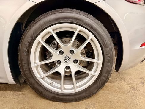 Used 2022 Porsche 718 Cayman image 21