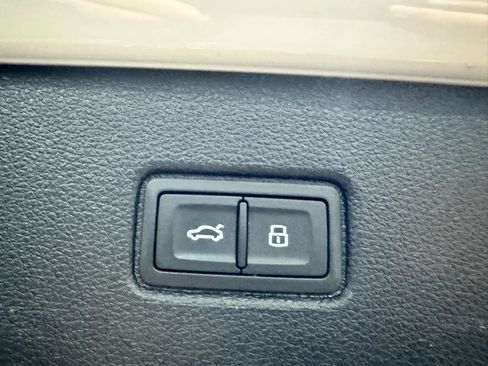 Used 2019 Audi Q7 3.0T Premium Plus image 28