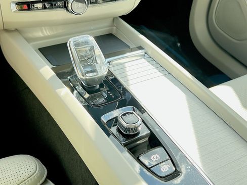 New 2026 Volvo XC60 B5 Ultra w/ Protection Package Premier image 22