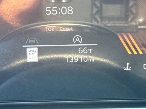 Certified 2024 Kia Sorento LX image 28