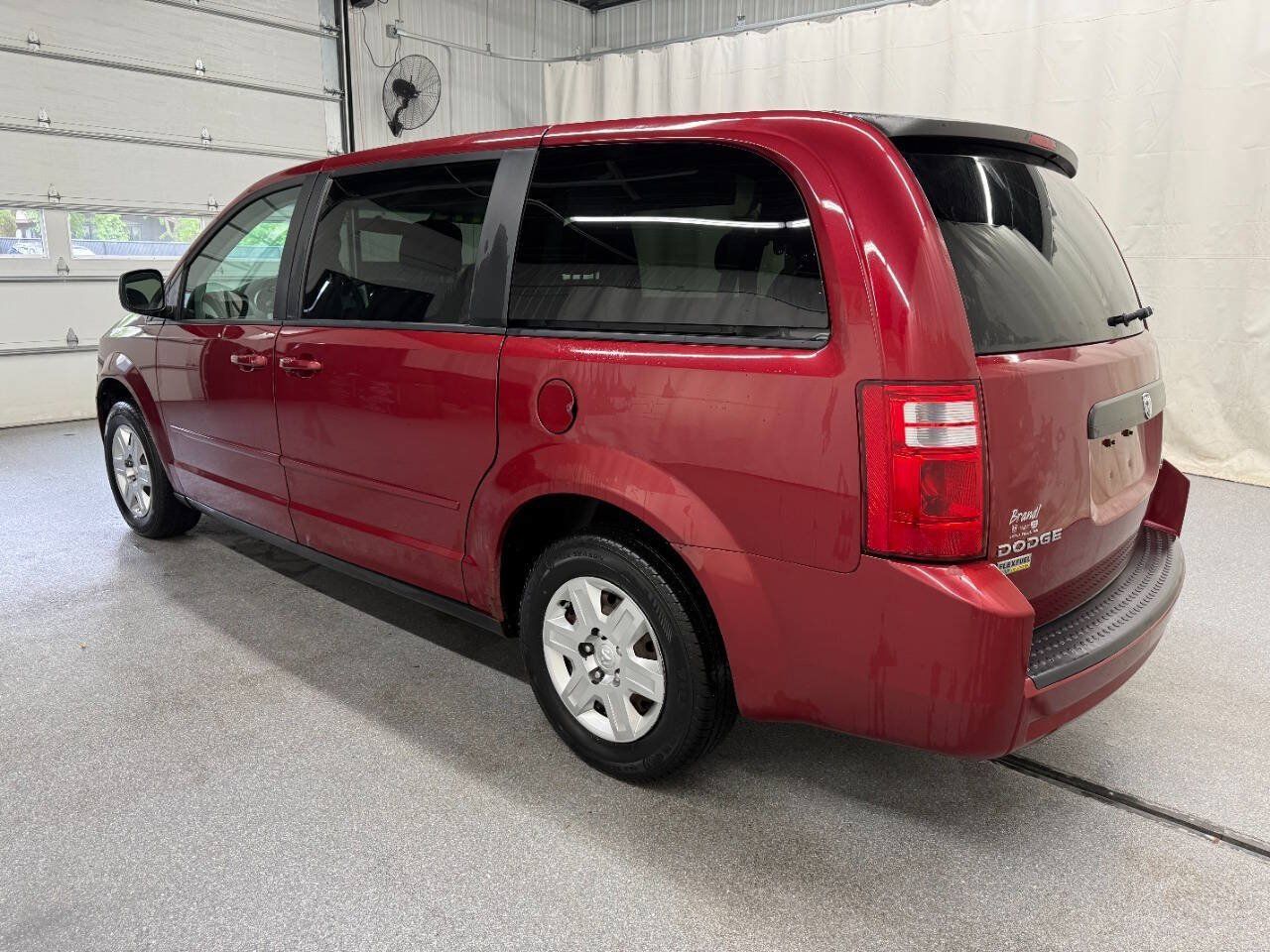 Used 2010 Dodge Grand Caravan SE FWD image 6