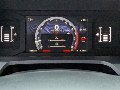 Used 2025 Toyota 4Runner SR5 AWD/4WD image 11